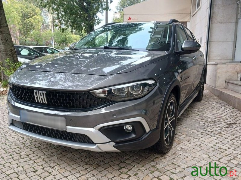 2023' Fiat Tipo Station Wagon Cross photo #2