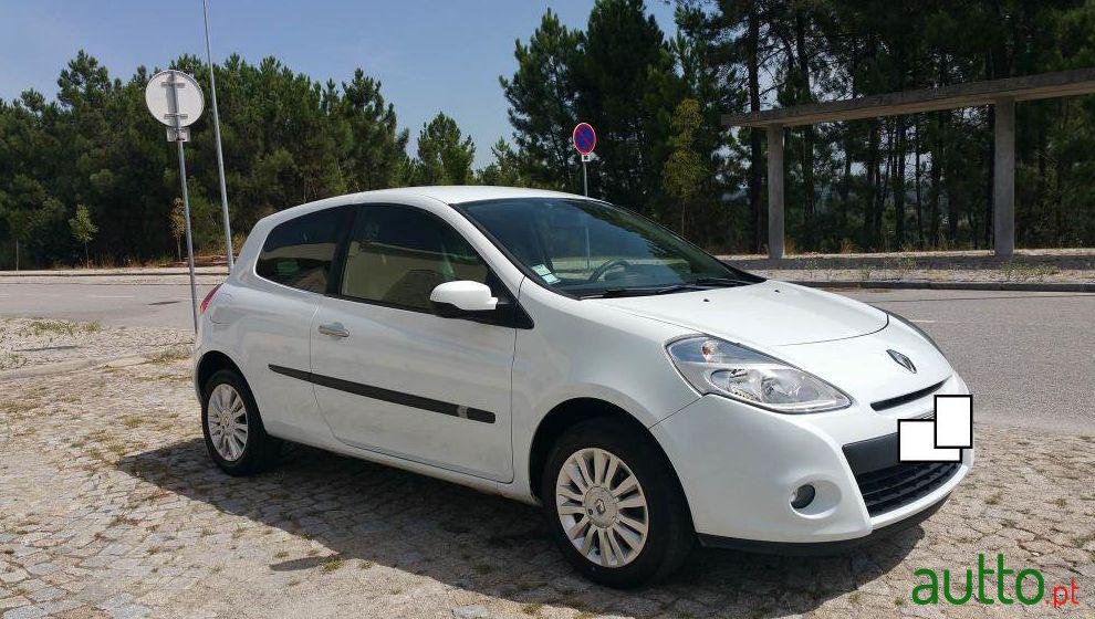 2010' Renault Clio 1.2 TCE GT photo #1