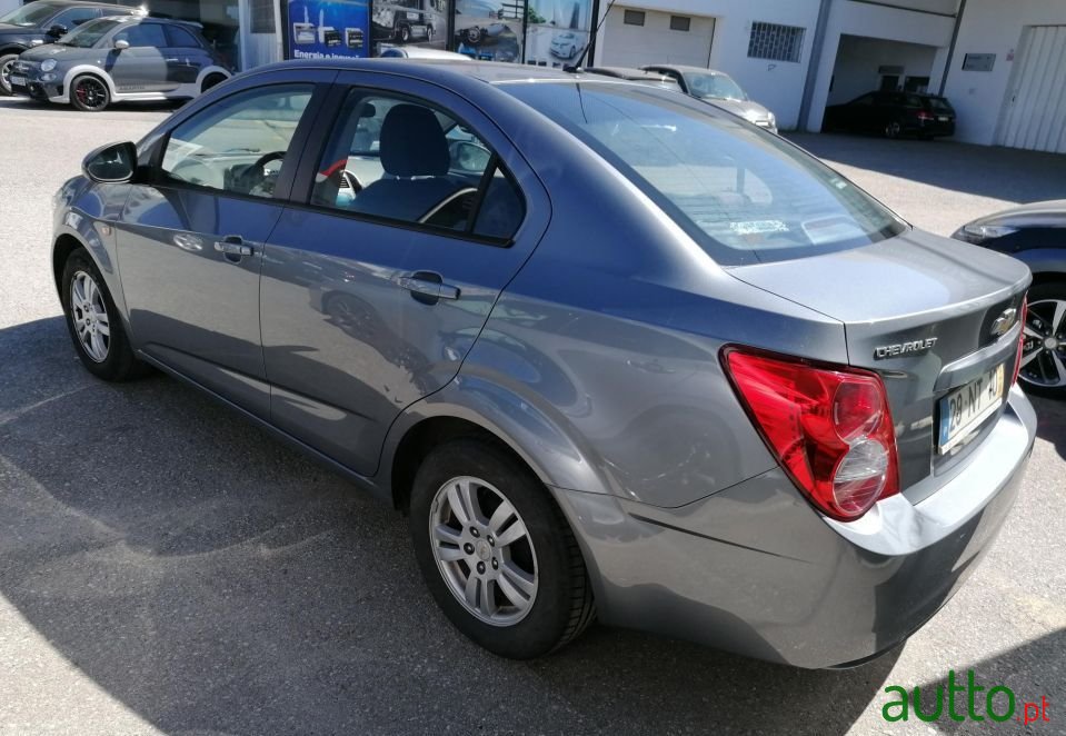 2013' Chevrolet Aveo photo #2