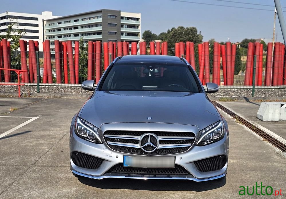 2015' Mercedes-Benz Classe C photo #2