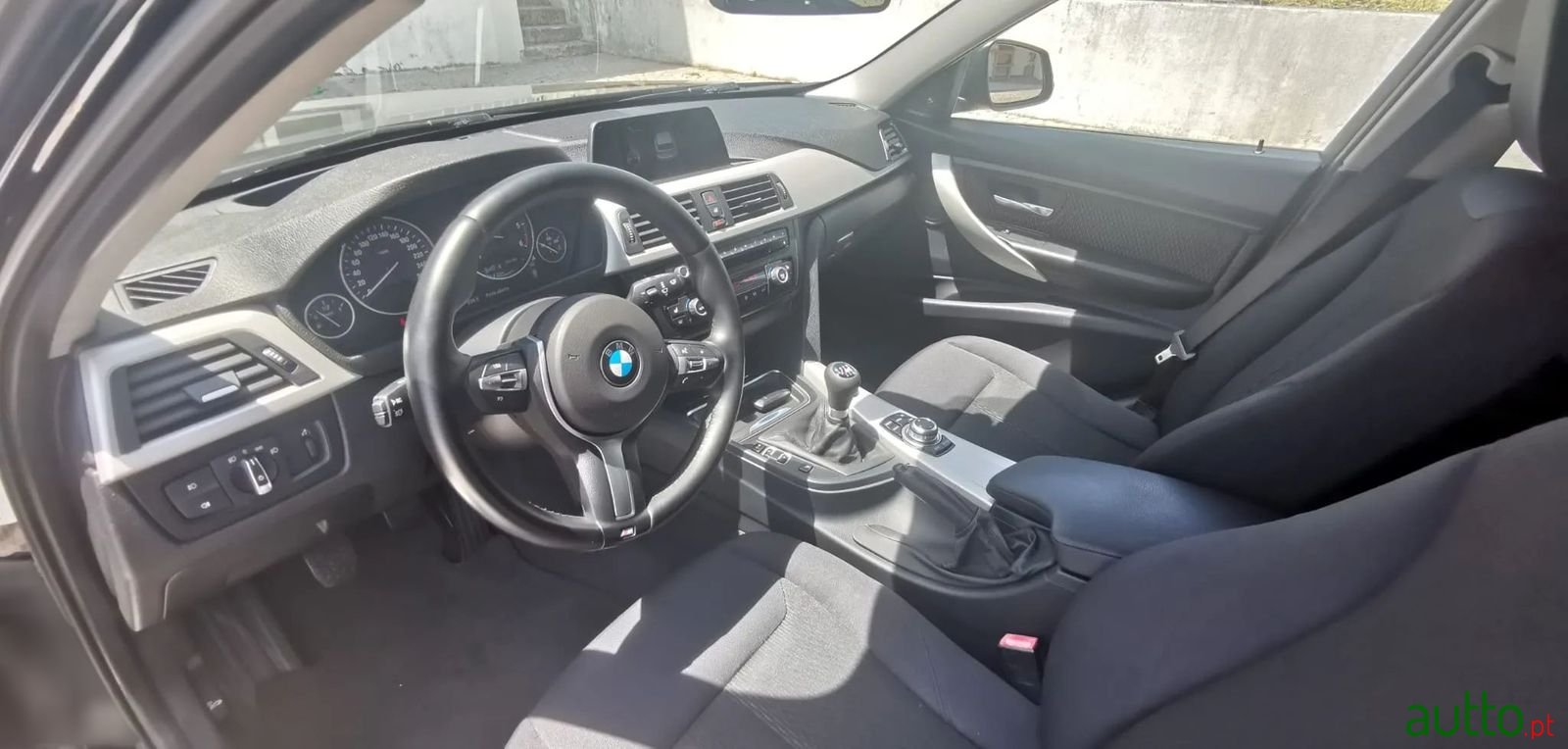 2014' BMW 320 photo #3