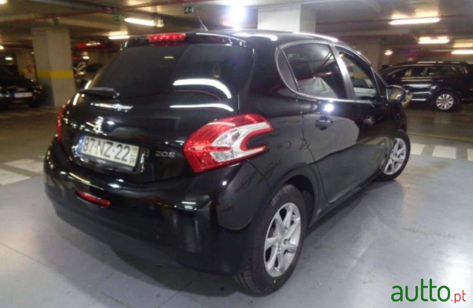 2013' Peugeot 208 1.4 Hdi Active photo #1