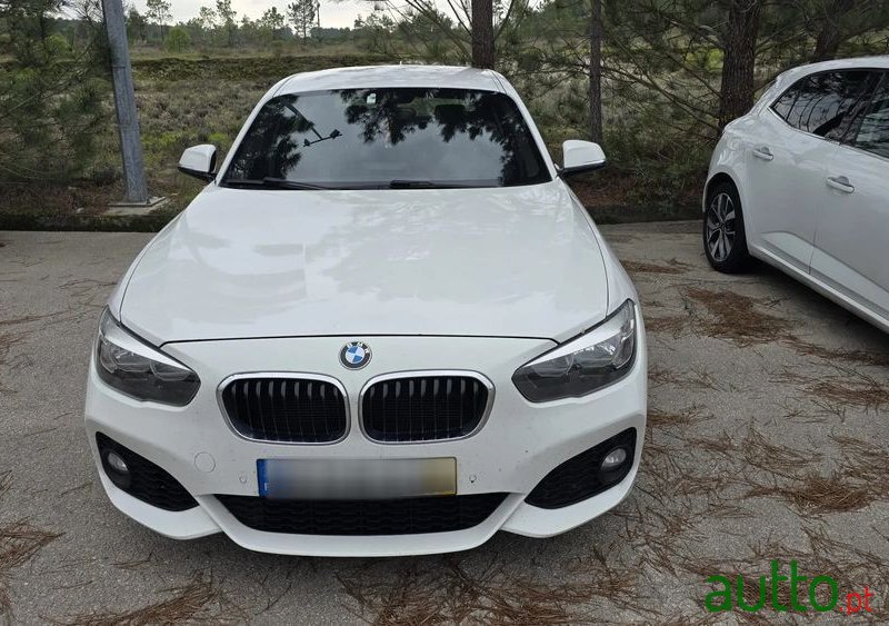 2016' BMW Série 1 D Pack M photo #6