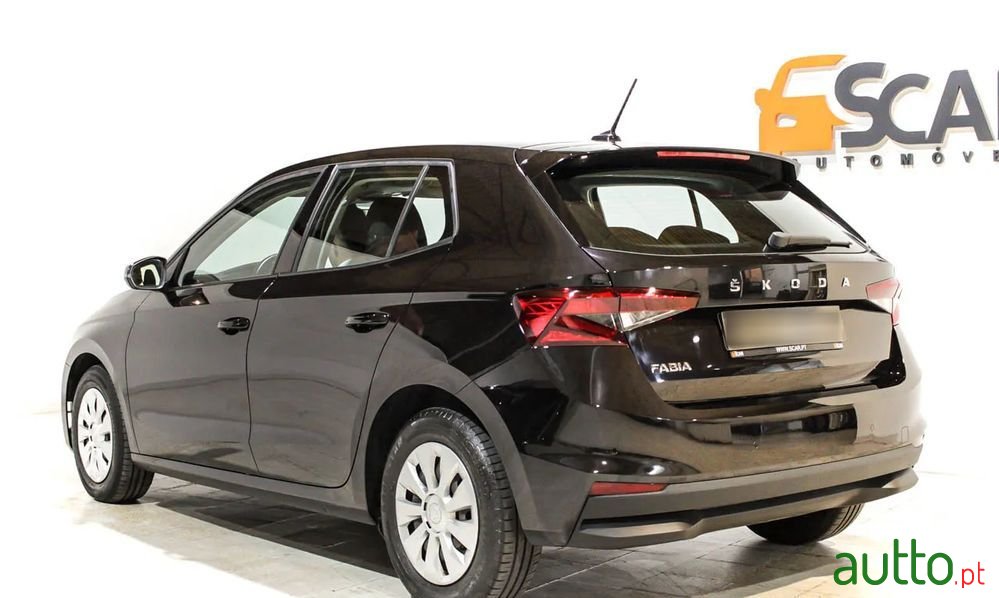 2023' Skoda Fabia 1.0 Mpi photo #3