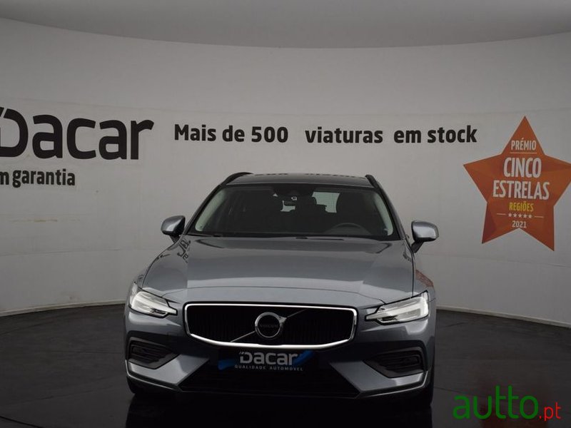 2019' Volvo V60 photo #2