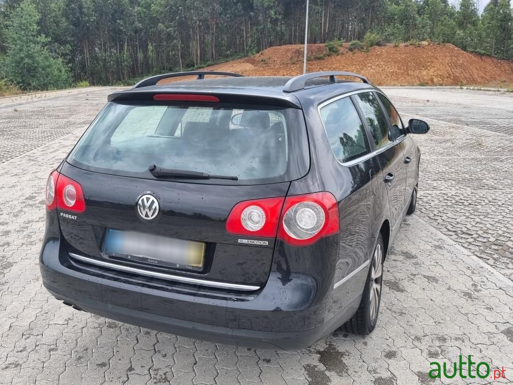 2008' Volkswagen Passat photo #3