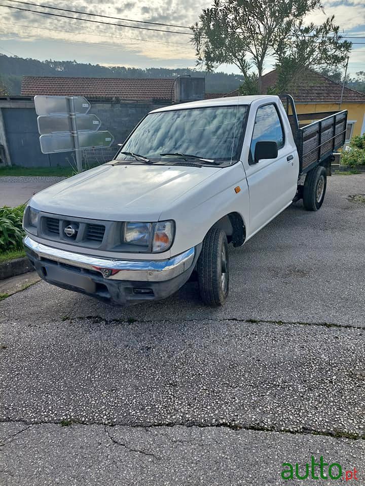 2004' Nissan 200 photo #1