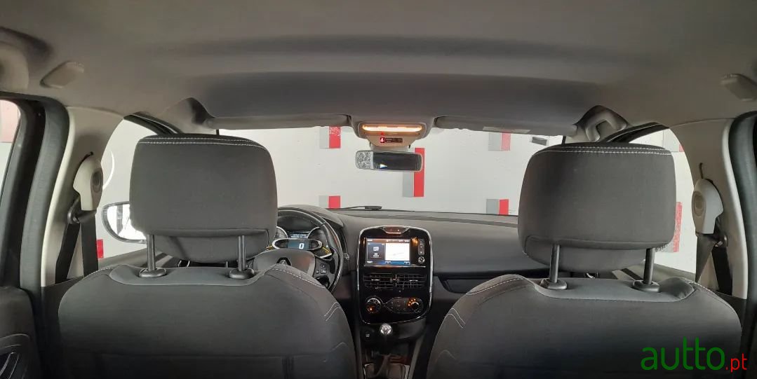 2014' Renault Clio Sport Tourer photo #6