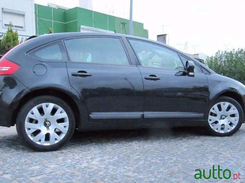 2006' Citroen C4 1.6 Hdi Vtr Pack 110 photo #1