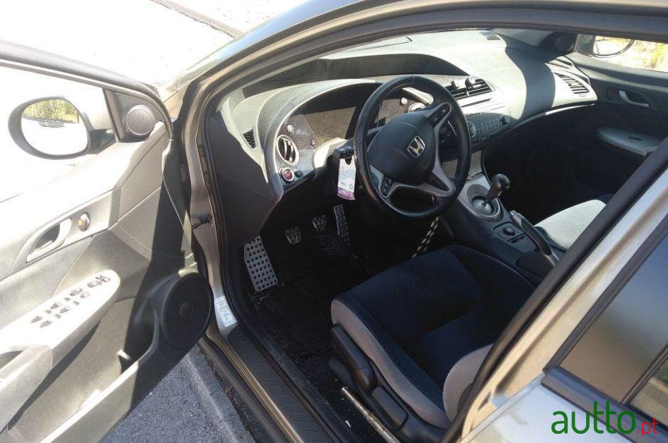 2006' Honda Civic 1.4 Sport photo #3