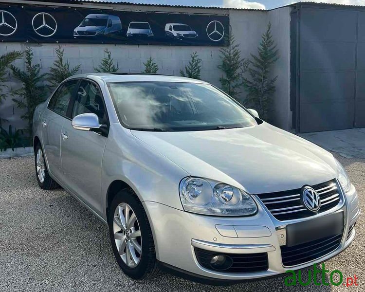 2010' Volkswagen Jetta photo #4