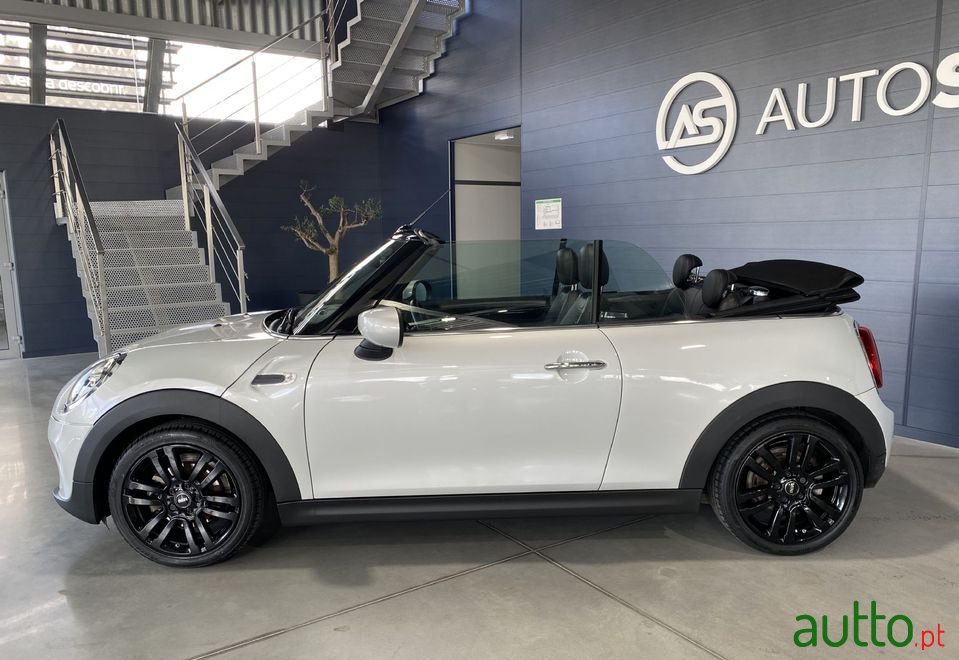2020' MINI Cabrio Ver One photo #2