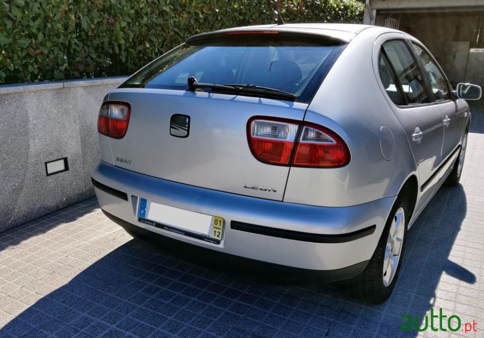 2001' SEAT Leon photo #2