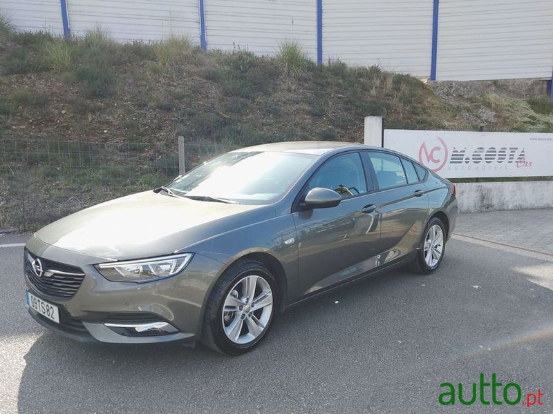 2017' Opel Insignia Grand Sport photo #1