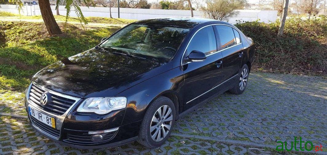2010' Volkswagen Passat photo #2