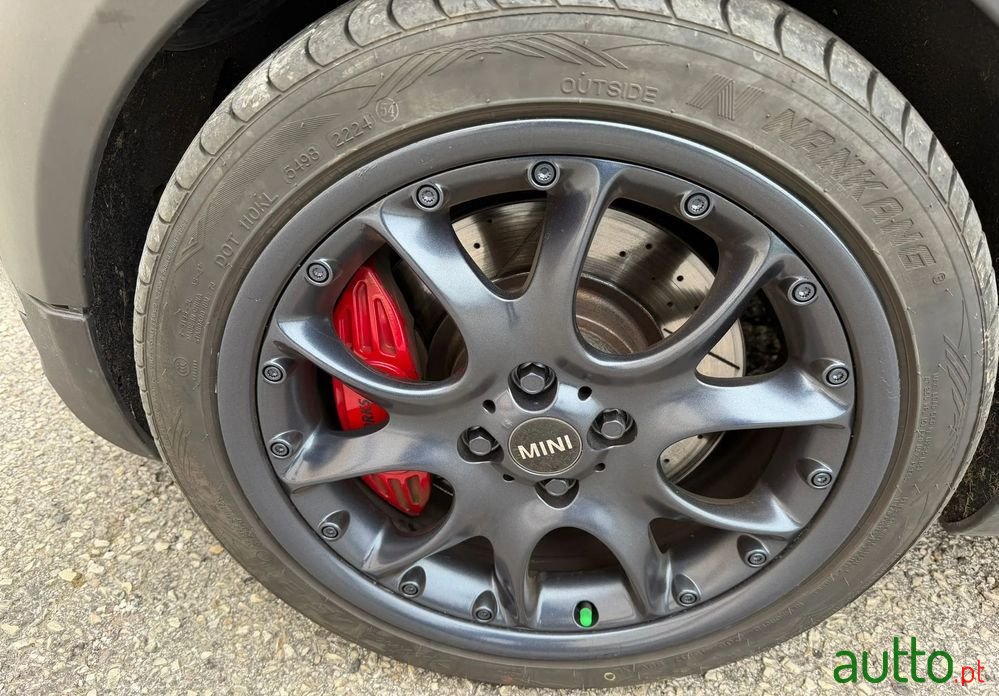 2010' MINI John Cooper Works 3 Portas photo #2