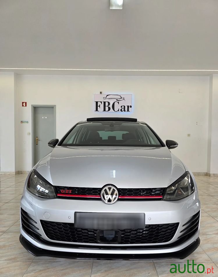 2014' Volkswagen Golf 1.6 Bluetdi Cup photo #2