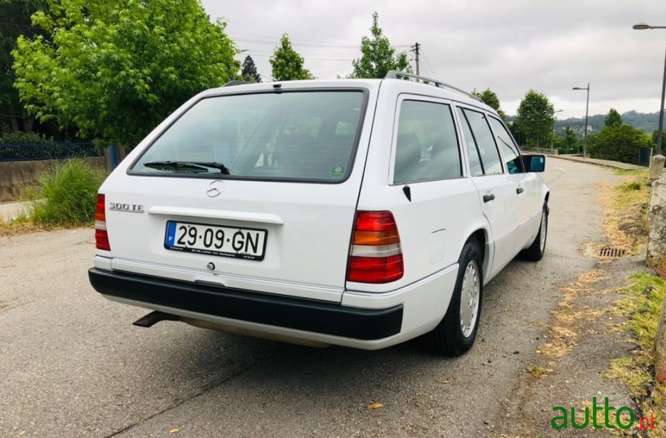 1990' Mercedes-Benz 300 photo #3