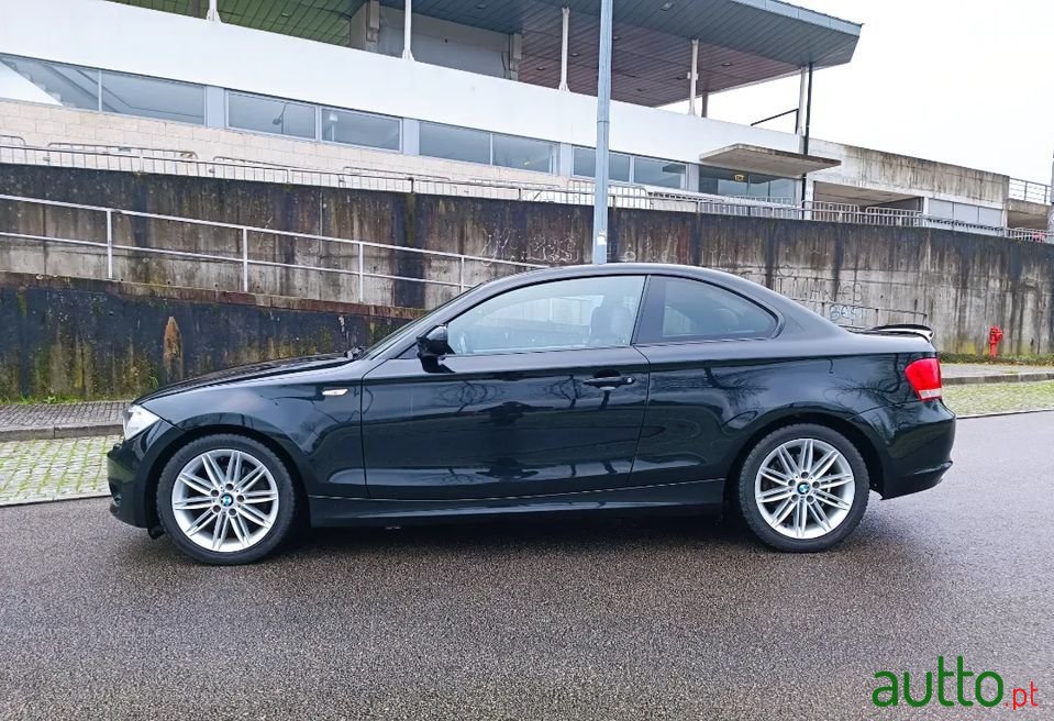 2011' BMW 120 photo #3