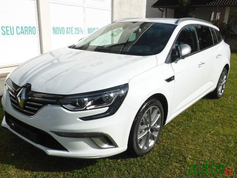 2018' Renault Megane Sport Tourer photo #1