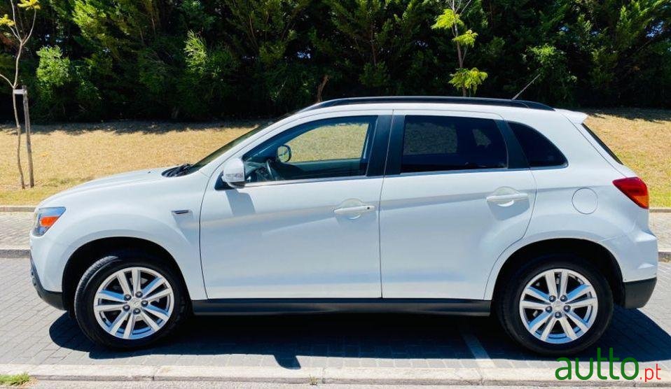 2010' Mitsubishi ASX photo #6