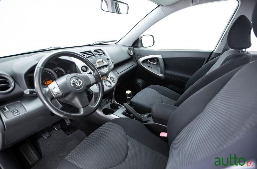 2006' Toyota RAV4 2.2 D-4D photo #6
