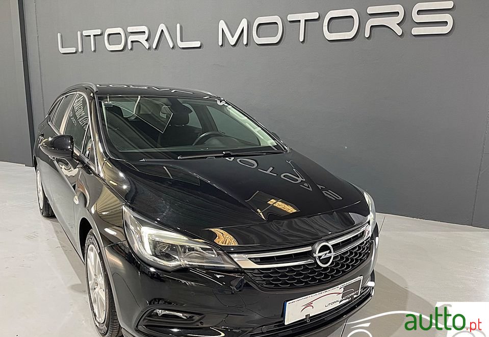 2018' Opel Astra Sports Tourer photo #2