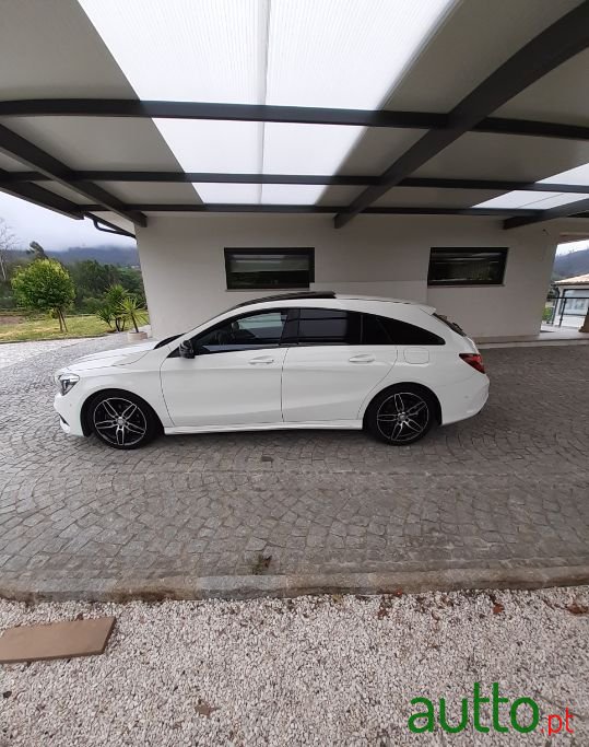 2016' Mercedes-Benz Cla-200 photo #2