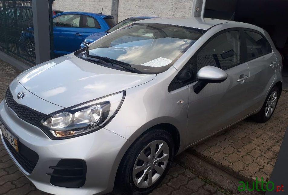 2016' Kia Rio photo #2