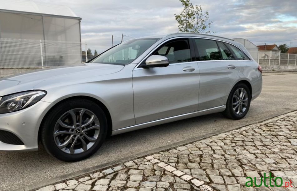 2017' Mercedes-Benz C-200 photo #2