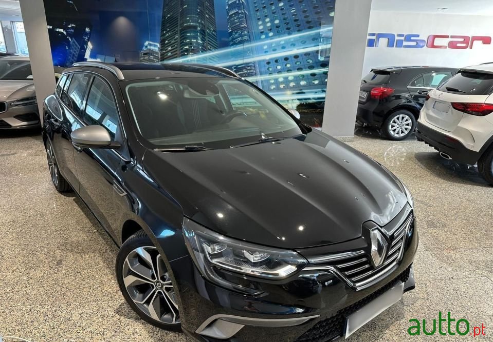 2019' Renault Megane Sport Tourer photo #2