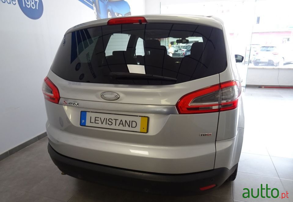 2010' Ford S-Max photo #5