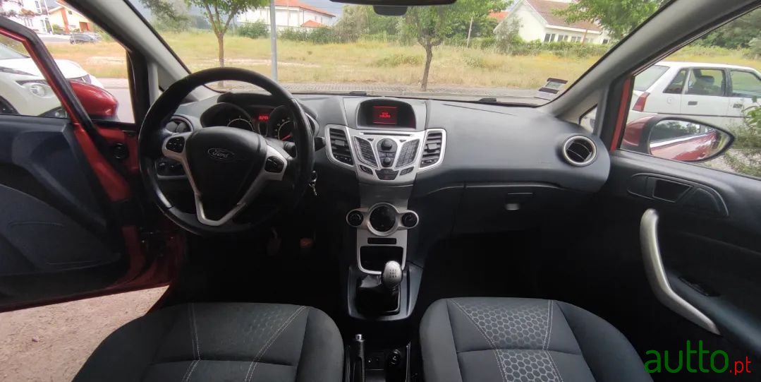 2009' Ford Fiesta photo #1