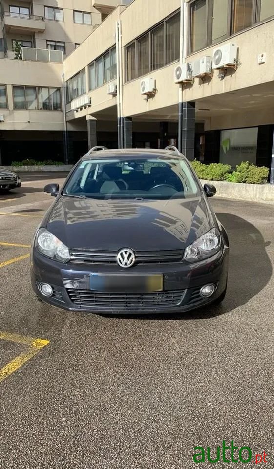 2010' Volkswagen Golf Variant photo #1