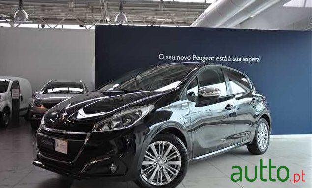 2017' Peugeot 208 1.2 Puretech Style photo #2