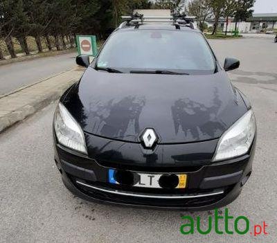 2011' Renault Megane Sport Tourer photo #1