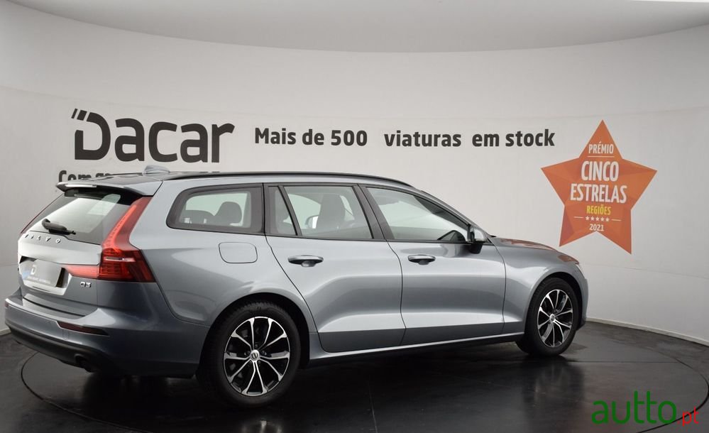 2019' Volvo V60 photo #6