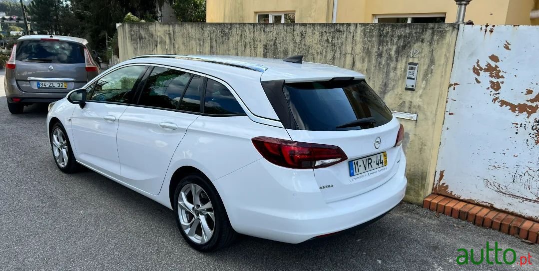2016' Opel Astra Sports Tourer photo #1