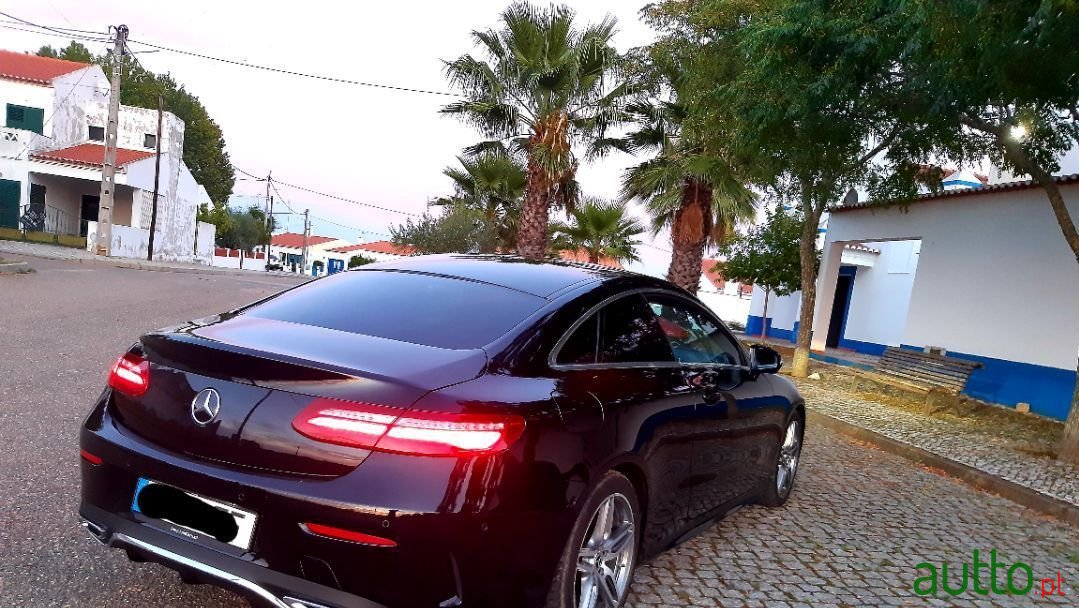 2017' Mercedes-Benz E-220 photo #6