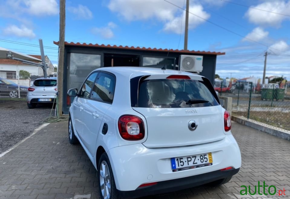 2015' Smart Forfour photo #6