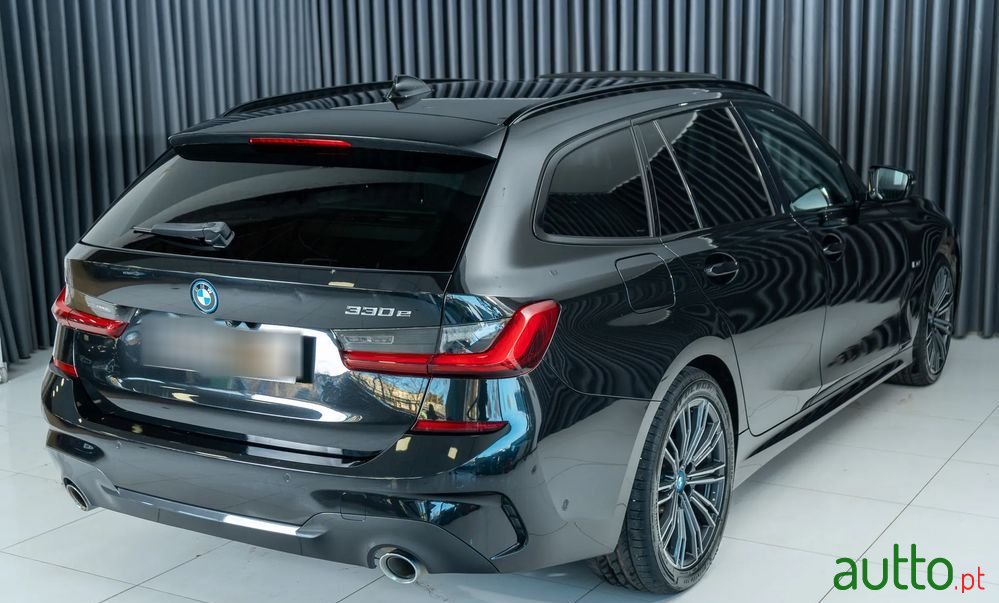2022' BMW Série 3 E Pack M Auto photo #4