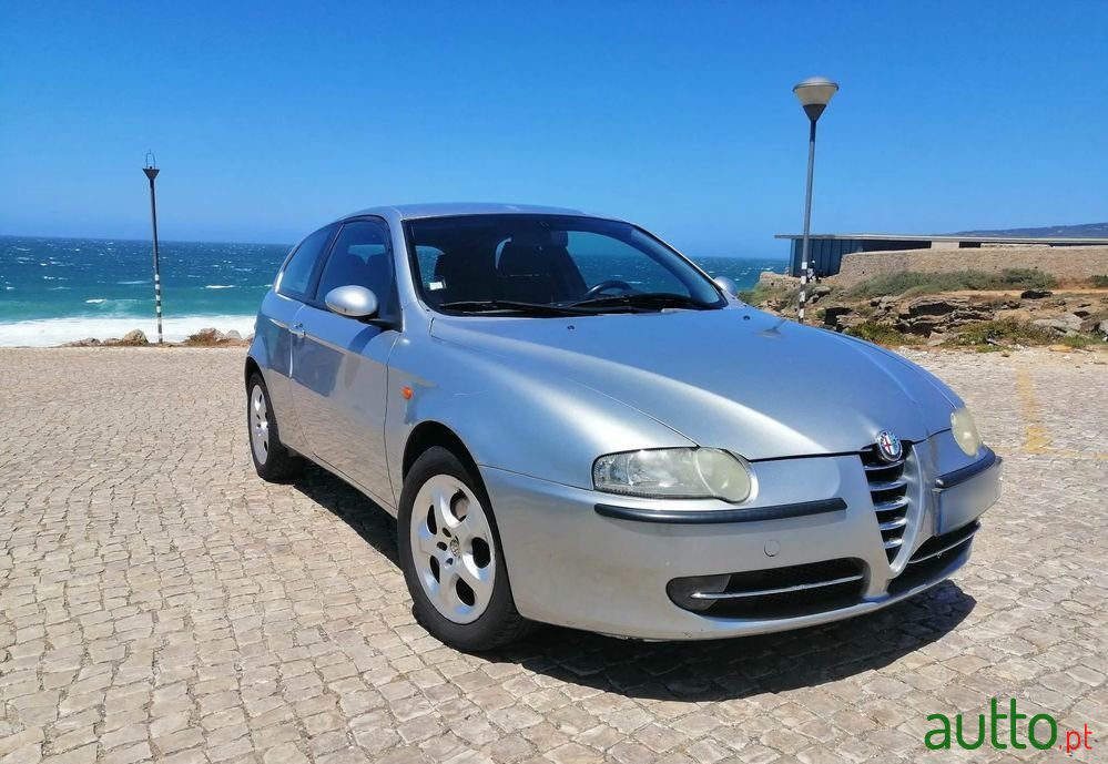 2003' Alfa Romeo 147 1.6 Ts photo #2