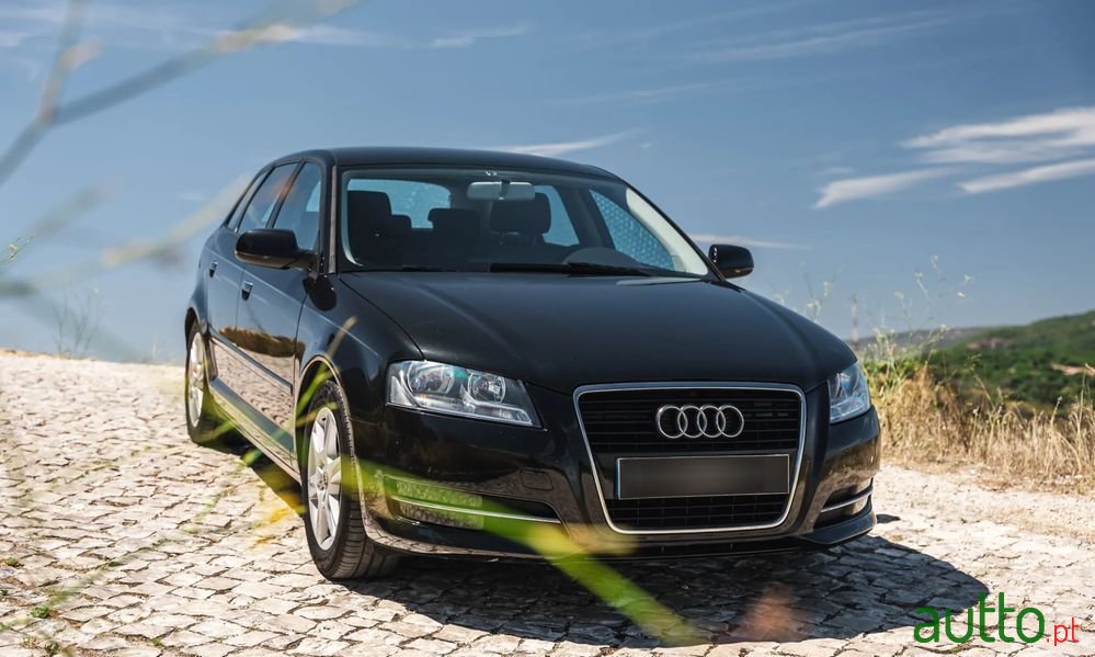 2011' Audi A3 Sportback photo #1