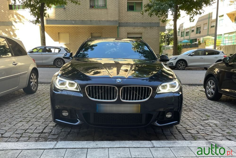2015' BMW 520 D Pack M Auto photo #4