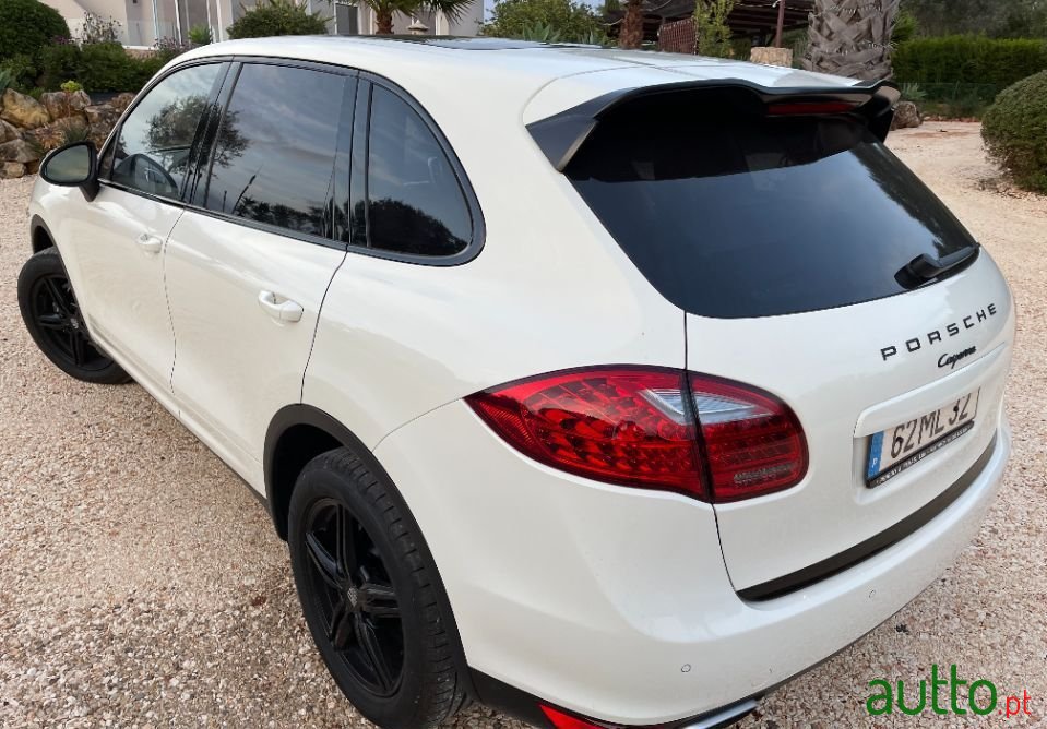 2011' Porsche Cayenne photo #5