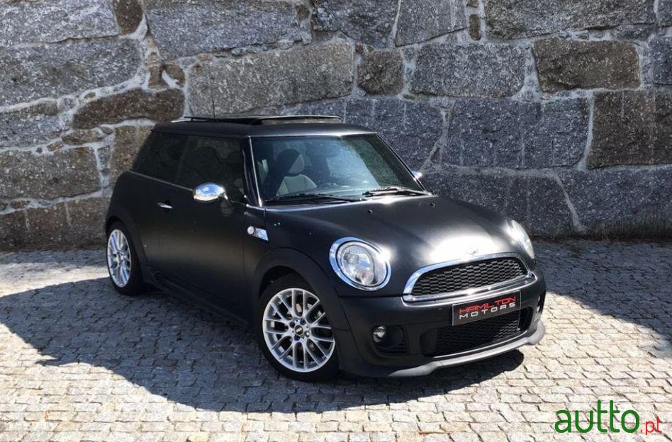 2011' MINI Cooper photo #1