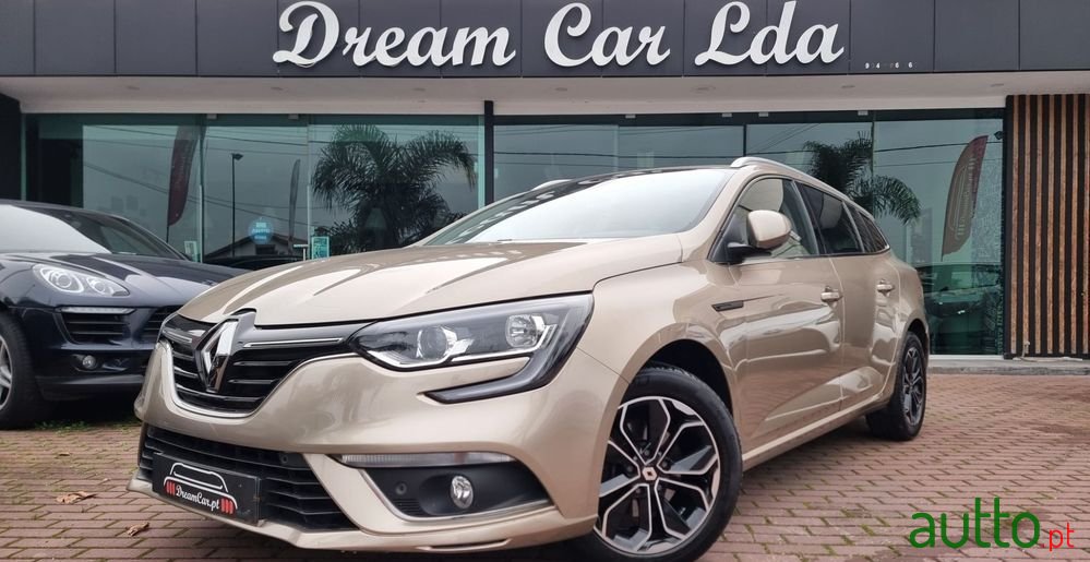 2018' Renault Megane Sport Tourer photo #1