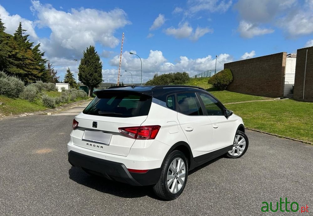 2018' SEAT Arona 1.6 Tdi Style photo #6