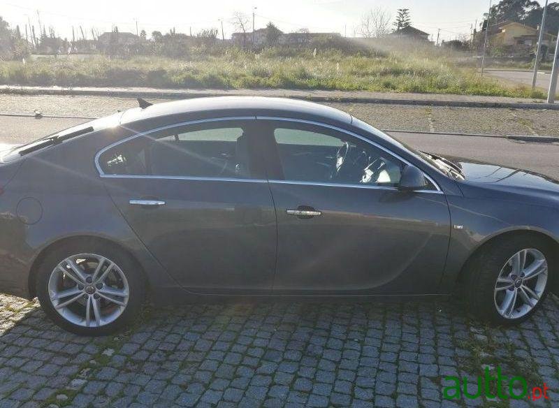 2010' Opel Insignia photo #3
