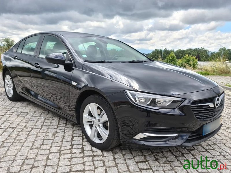 2018' Opel Insignia Grand Sport photo #3